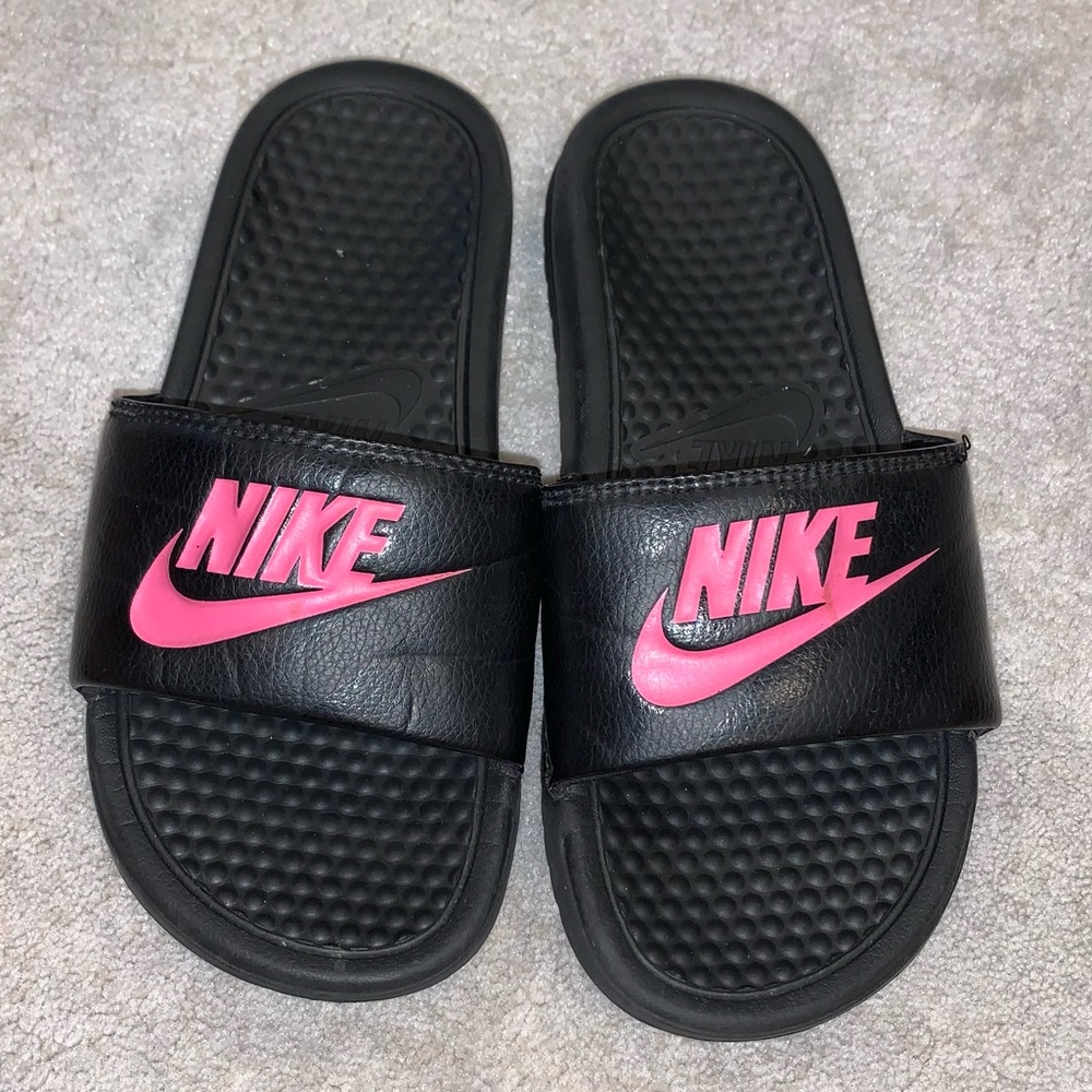 NIKE black flip flops sandals pool slides women’s size 6